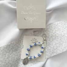 Load image into Gallery viewer, Mini Rosary - Lily design