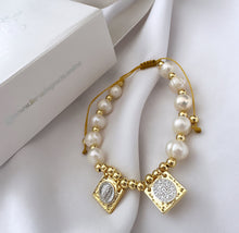 Cargar imagen en el visor de la galería, Pulsera escapularios