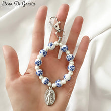 Load image into Gallery viewer, Mini Rosary - Lily design
